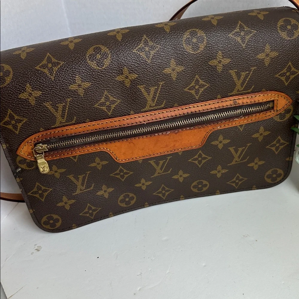 Louis Vuitton monogram Saint Germain 
Date Code NO or D 0909
11” x 8” x 2” - Picture 2 of 15